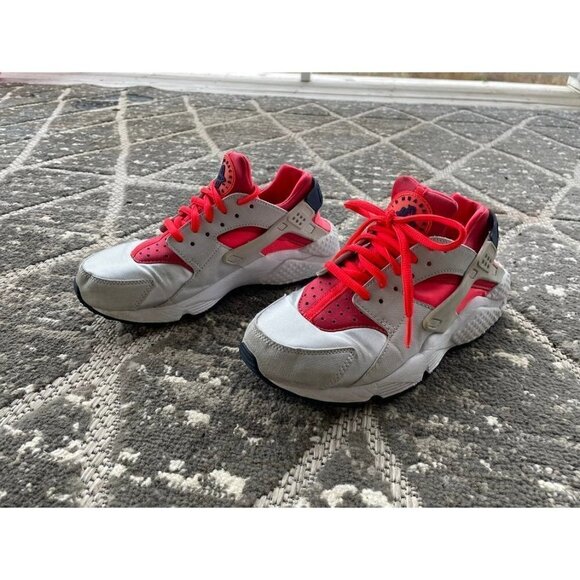 Nike Shoes - Picture 1 of 11